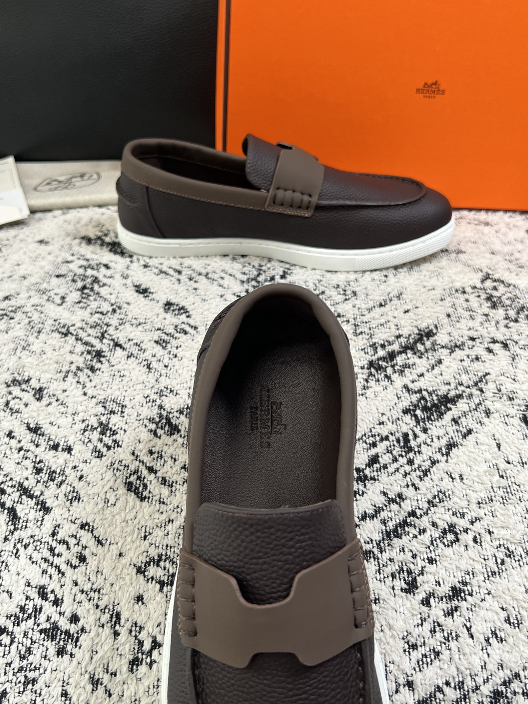 Hermes  高品质  顶级工艺品  爱马仕 专柜同步发售原厂配置，意大利进口原版牛皮面料，高品质拼接工艺，全进口水染