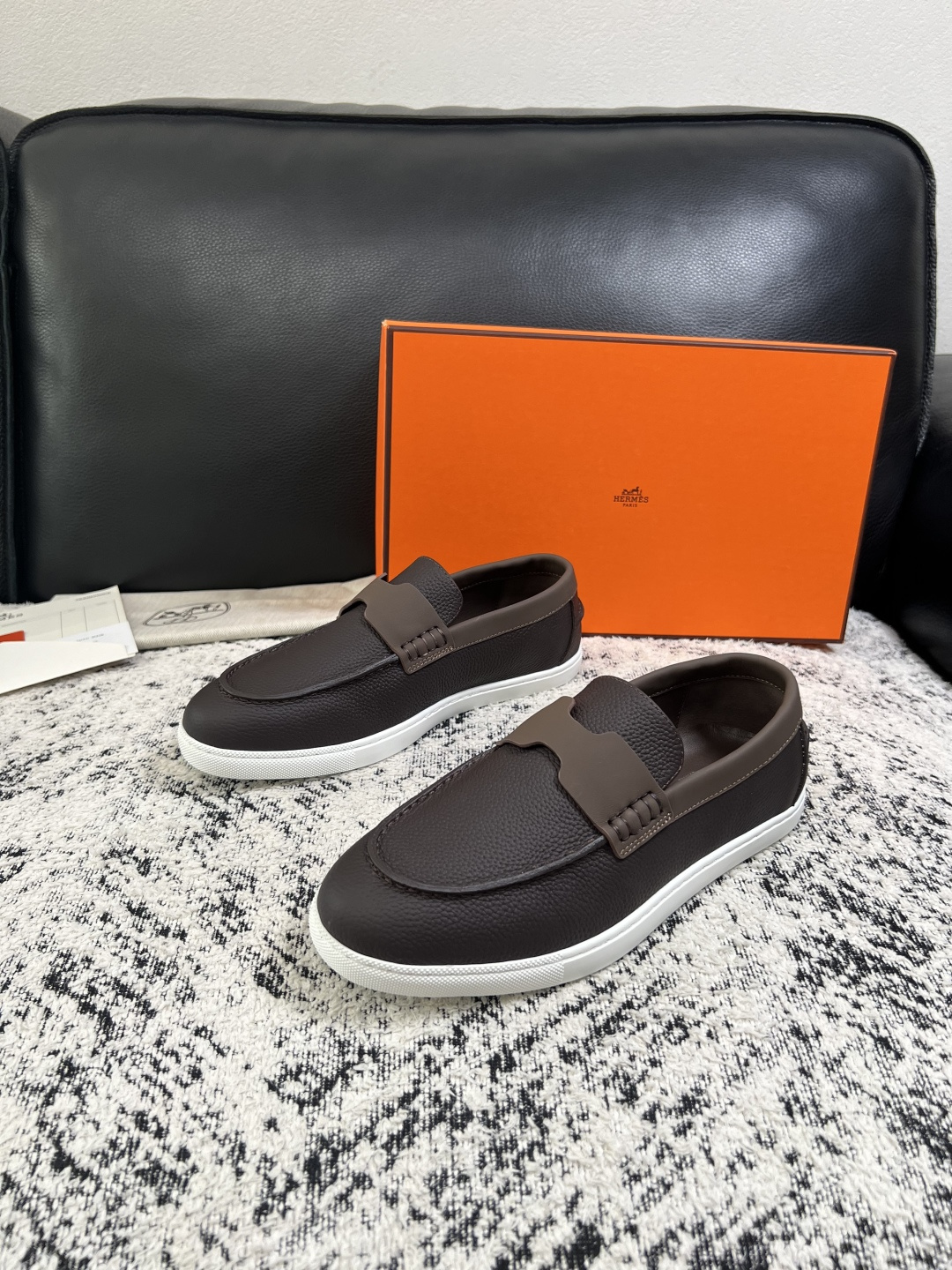 Hermes  高品质  顶级工艺品  爱马仕 专柜同步发售原厂配置，意大利进口原版牛皮面料，高品质拼接工艺，全进口水染