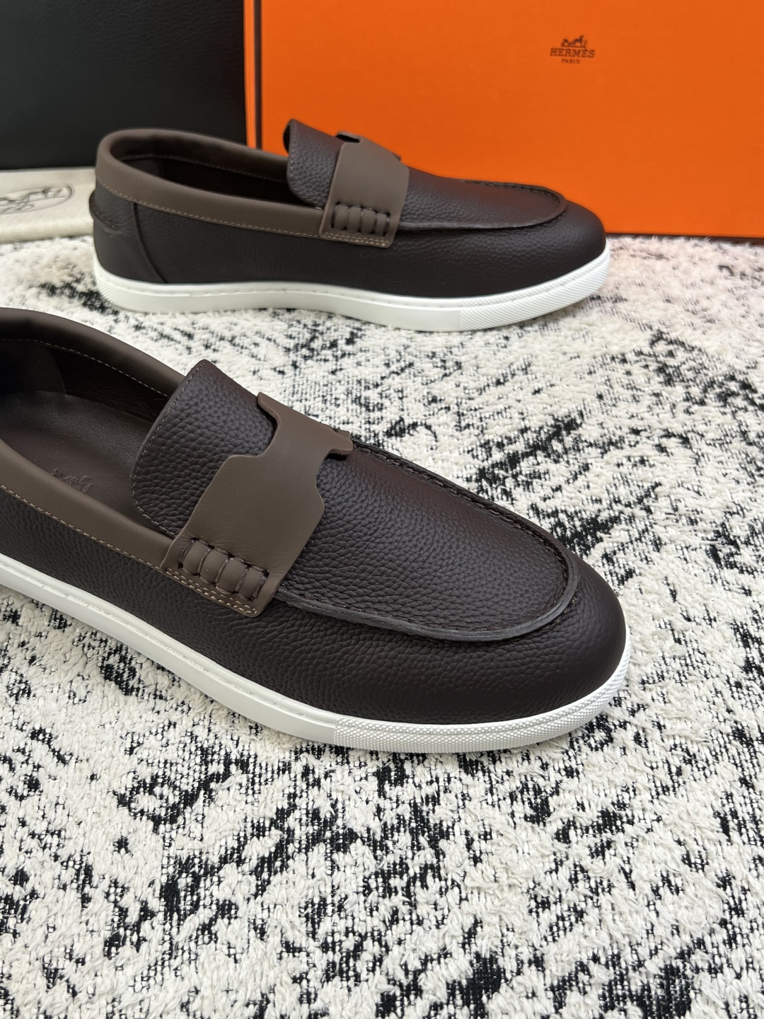 Hermes  高品质  顶级工艺品  爱马仕 专柜同步发售原厂配置，意大利进口原版牛皮面料，高品质拼接工艺，全进口水染