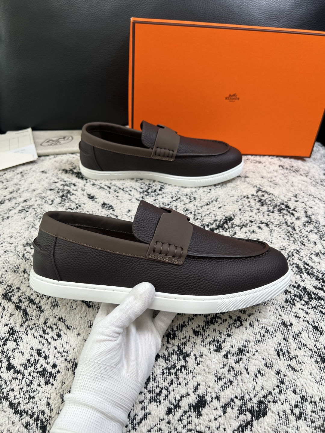 Hermes  高品质  顶级工艺品  爱马仕 专柜同步发售原厂配置，意大利进口原版牛皮面料，高品质拼接工艺，全进口水染