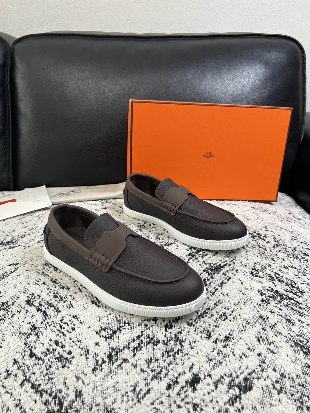 Hermes  高品质  顶级工艺品  爱马仕 专柜同步发售原厂配置，意大利进口原版牛皮面料，高品质拼接工艺，全进口水染