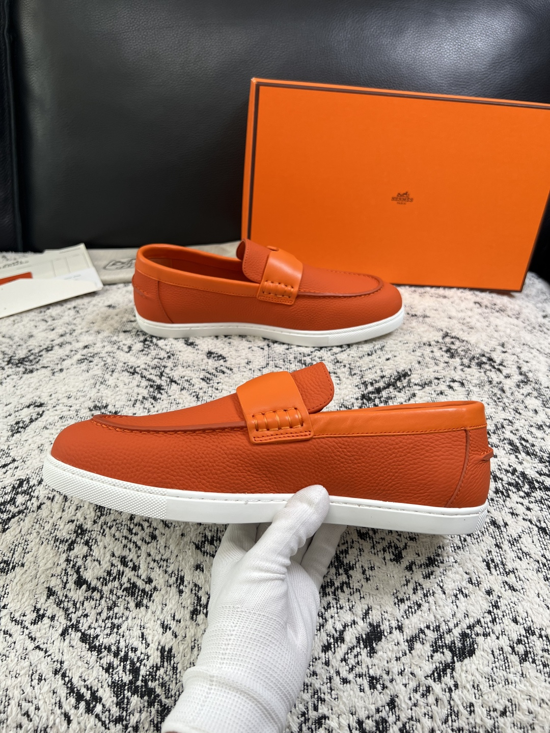 Hermes  高品质  顶级工艺品  爱马仕 专柜同步发售原厂配置，意大利进口原版牛皮面料，高品质拼接工艺，全进口水染