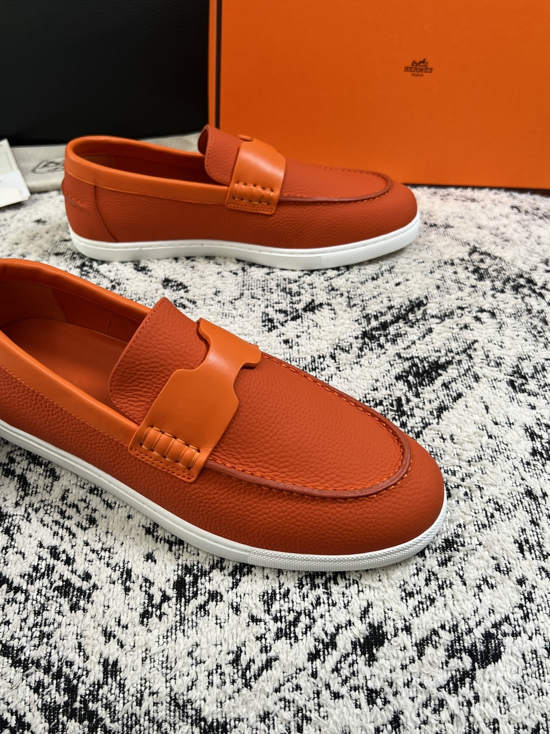 Hermes  高品质  顶级工艺品  爱马仕 专柜同步发售原厂配置，意大利进口原版牛皮面料，高品质拼接工艺，全进口水染