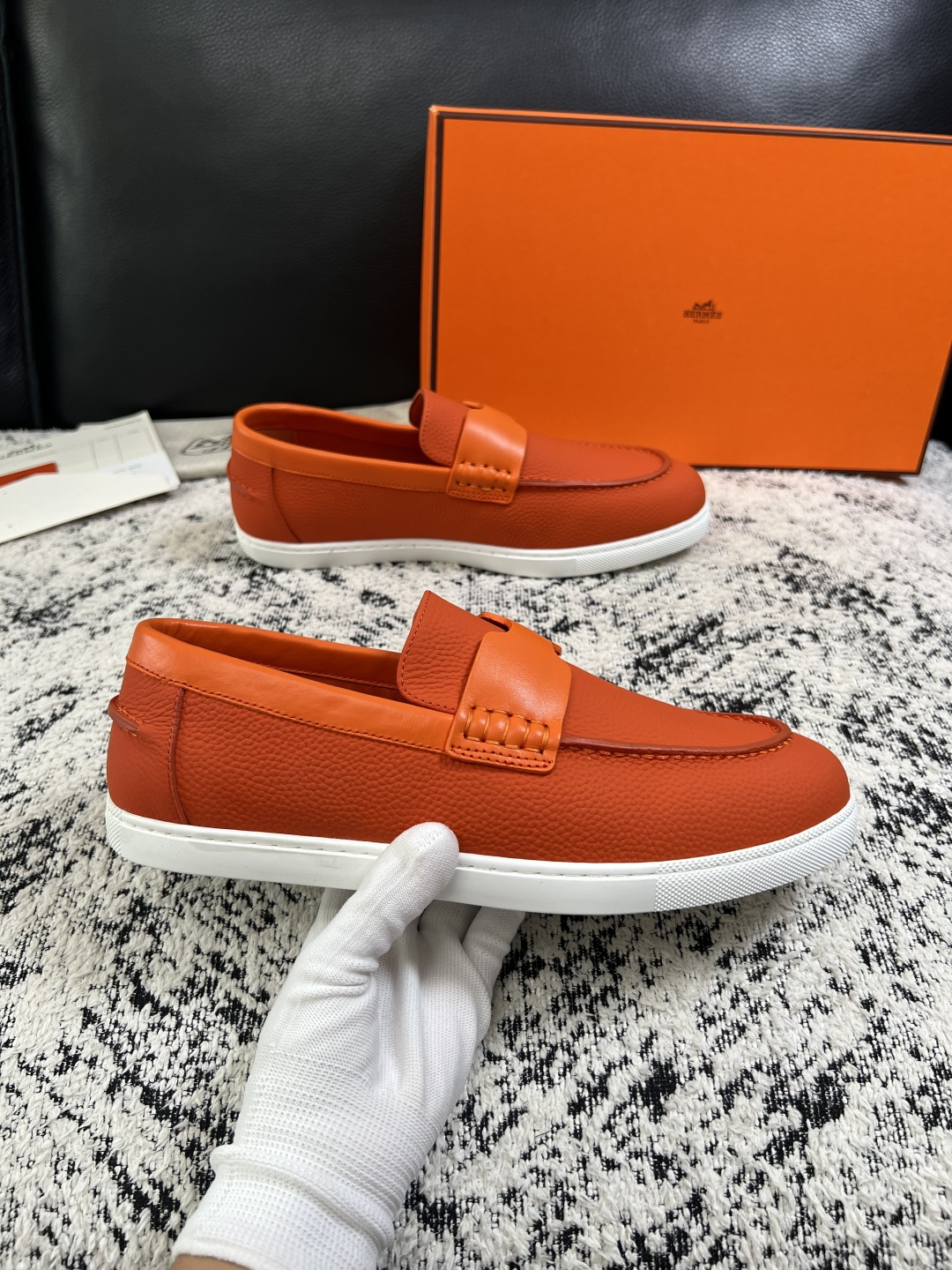 Hermes  高品质  顶级工艺品  爱马仕 专柜同步发售原厂配置，意大利进口原版牛皮面料，高品质拼接工艺，全进口水染