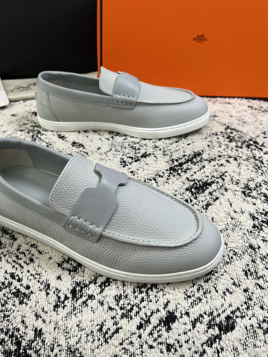 Hermes  高品质  顶级工艺品  爱马仕 专柜同步发售原厂配置，意大利进口原版牛皮面料，高品质拼接工艺，全进口水染