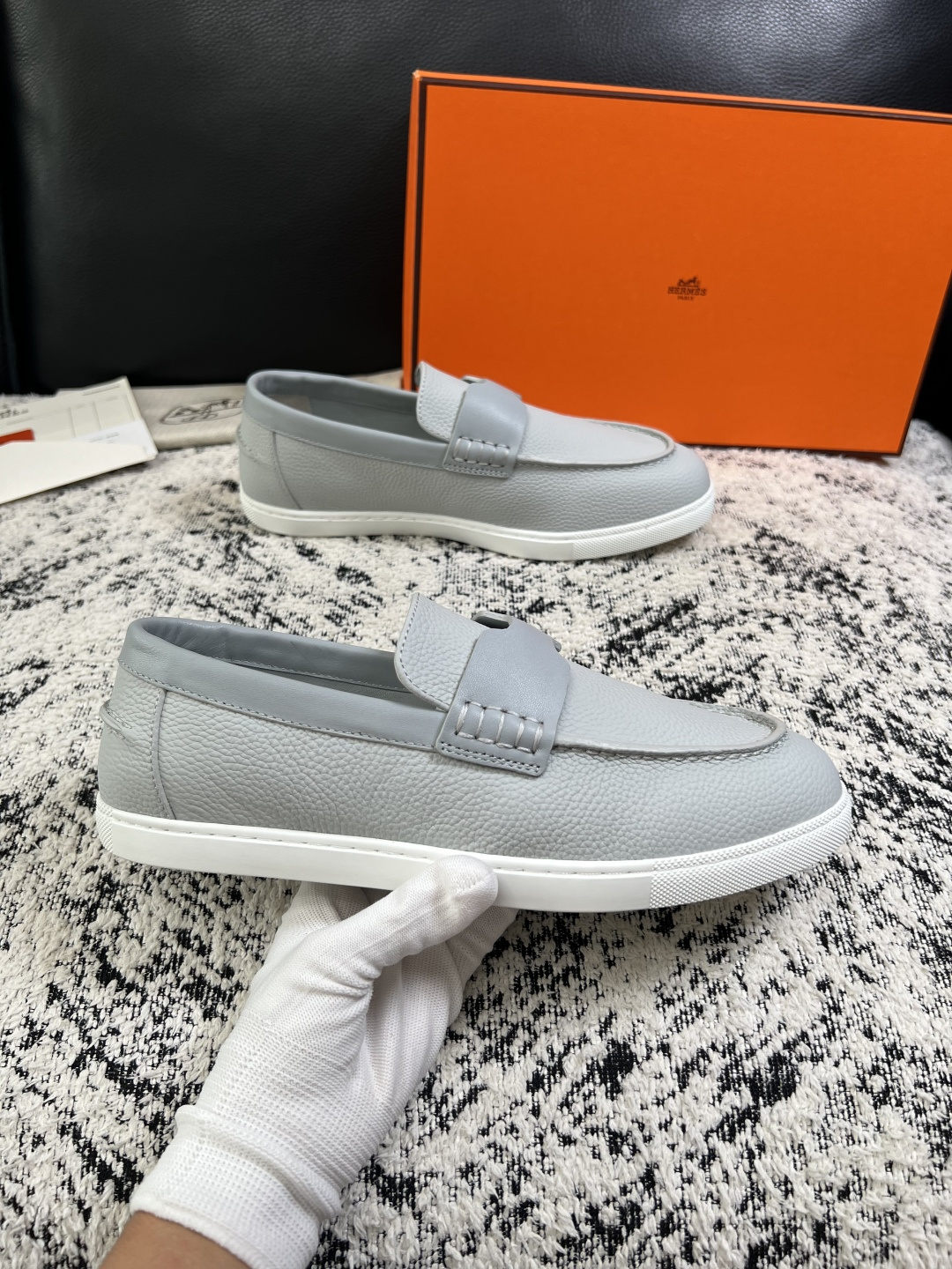 Hermes  高品质  顶级工艺品  爱马仕 专柜同步发售原厂配置，意大利进口原版牛皮面料，高品质拼接工艺，全进口水染