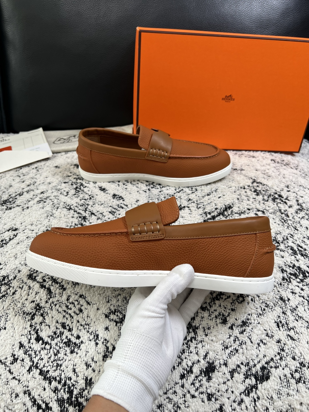 Hermes  高品质  顶级工艺品  爱马仕 专柜同步发售原厂配置，意大利进口原版牛皮面料，高品质拼接工艺，全进口水染