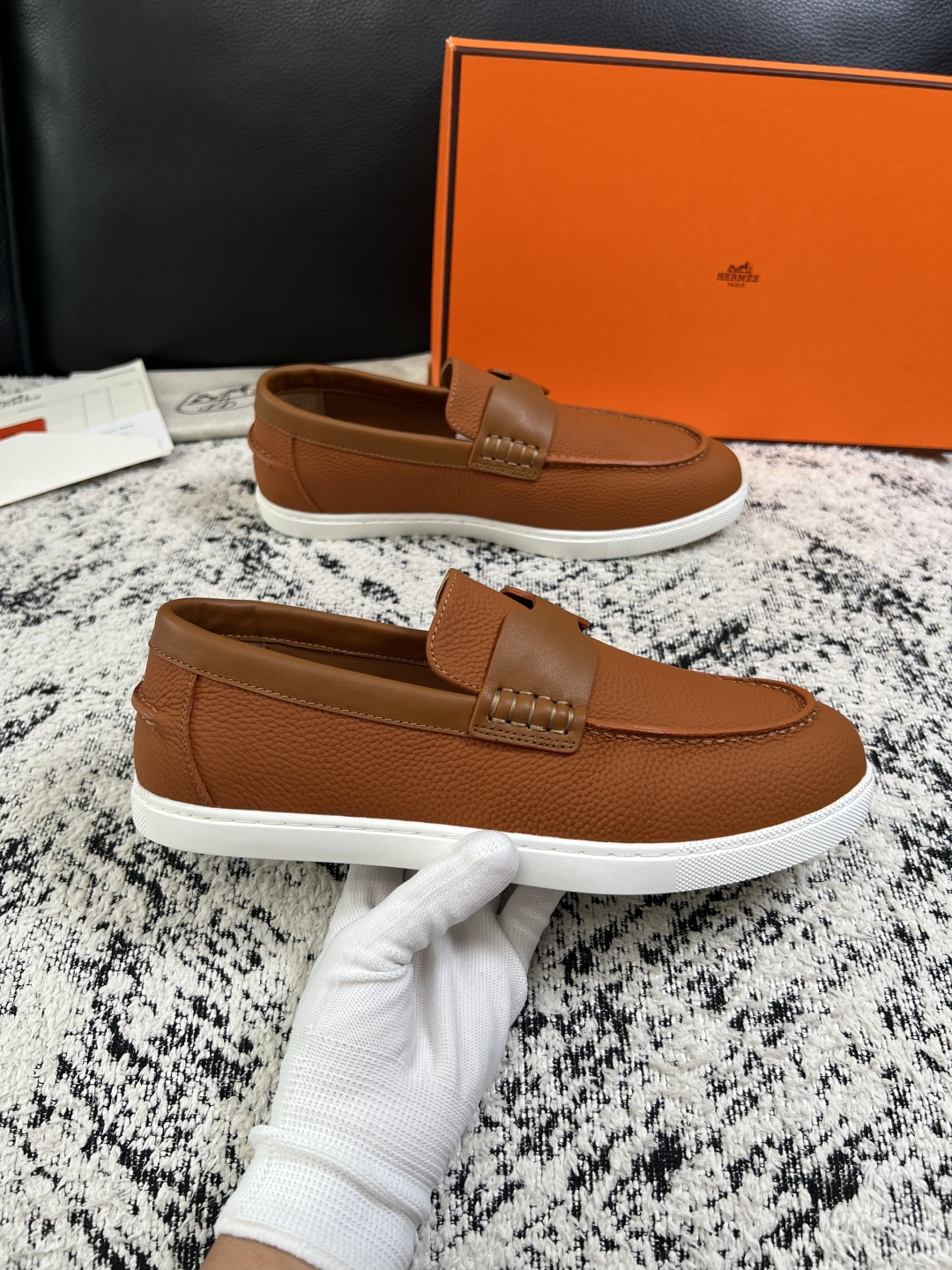 Hermes  高品质  顶级工艺品  爱马仕 专柜同步发售原厂配置，意大利进口原版牛皮面料，高品质拼接工艺，全进口水染