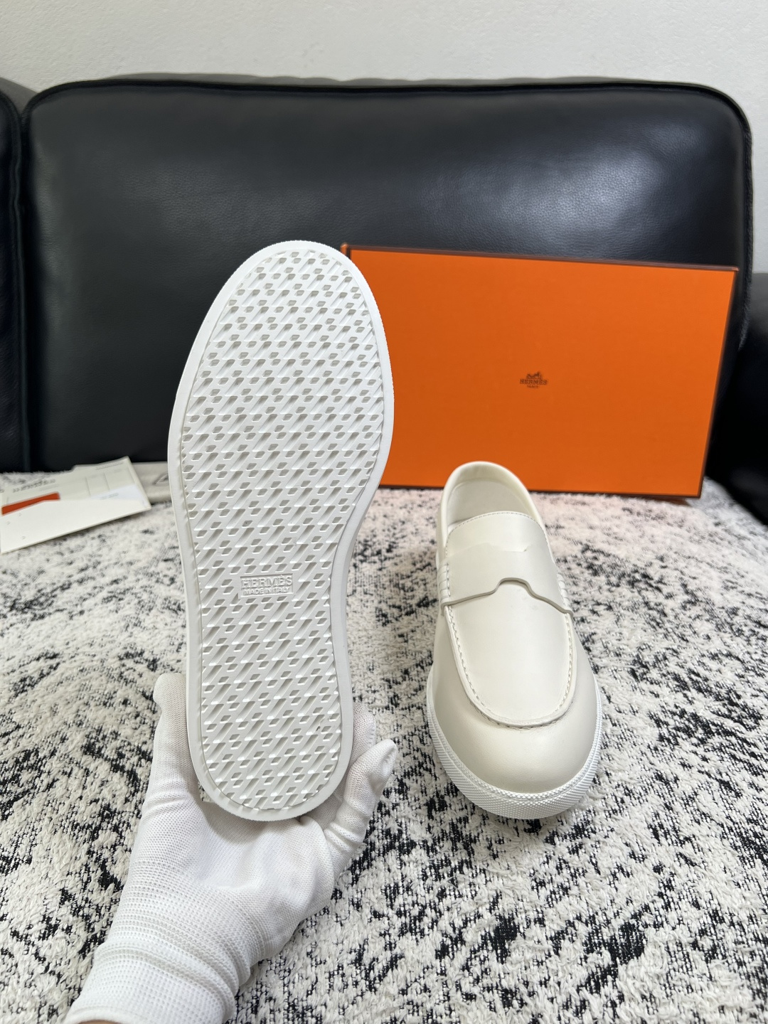Hermes  高品质  顶级工艺品  爱马仕 专柜同步发售原厂配置，意大利进口原版牛皮面料，高品质拼接工艺，全进口水染