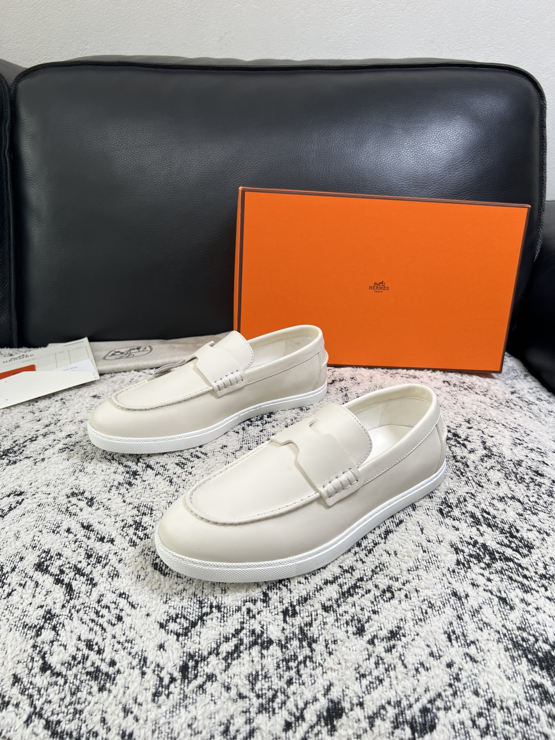 Hermes  高品质  顶级工艺品  爱马仕 专柜同步发售原厂配置，意大利进口原版牛皮面料，高品质拼接工艺，全进口水染
