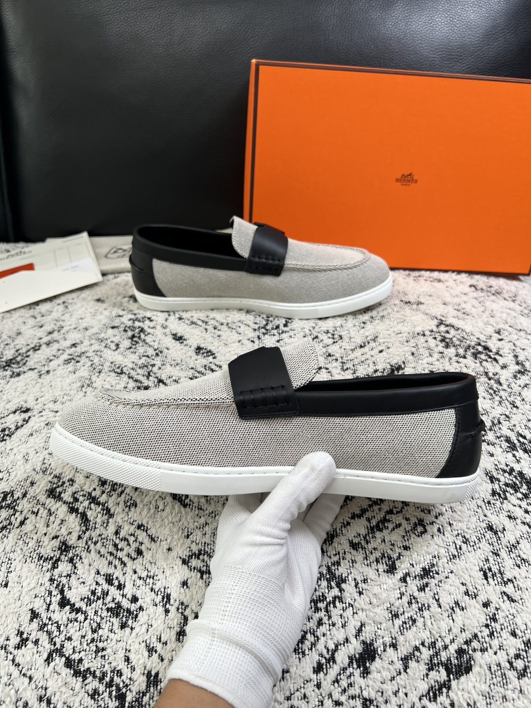 Hermes  高品质  顶级工艺品  爱马仕 专柜同步发售原厂配置，意大利进口原版牛皮面料，高品质拼接工艺，全进口水染