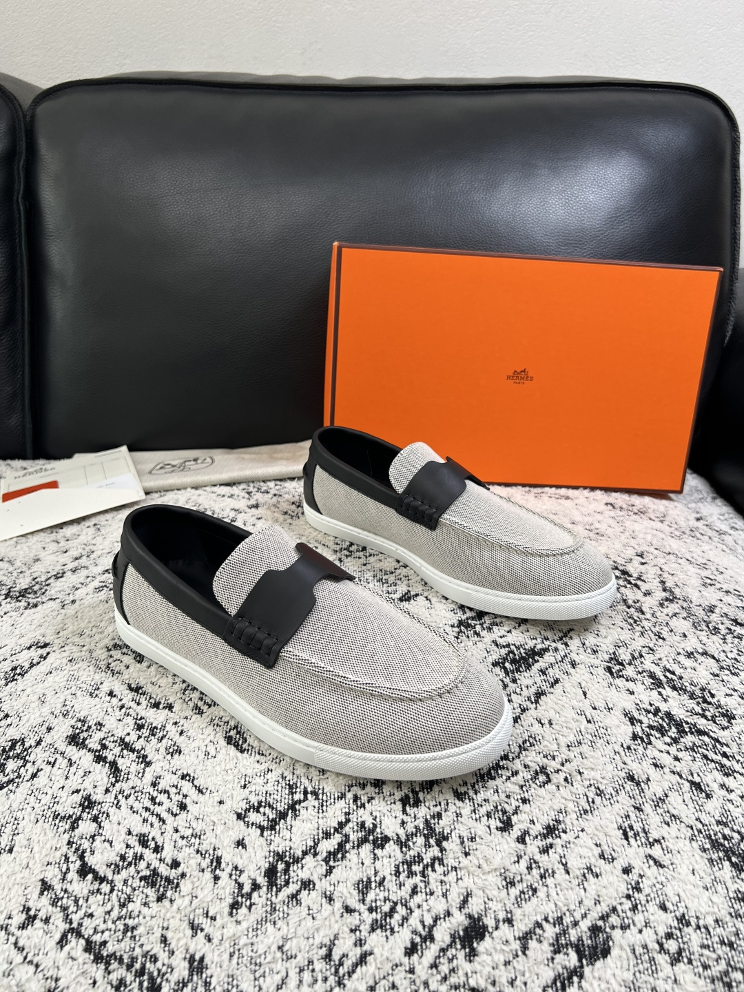 Hermes  高品质  顶级工艺品  爱马仕 专柜同步发售原厂配置，意大利进口原版牛皮面料，高品质拼接工艺，全进口水染