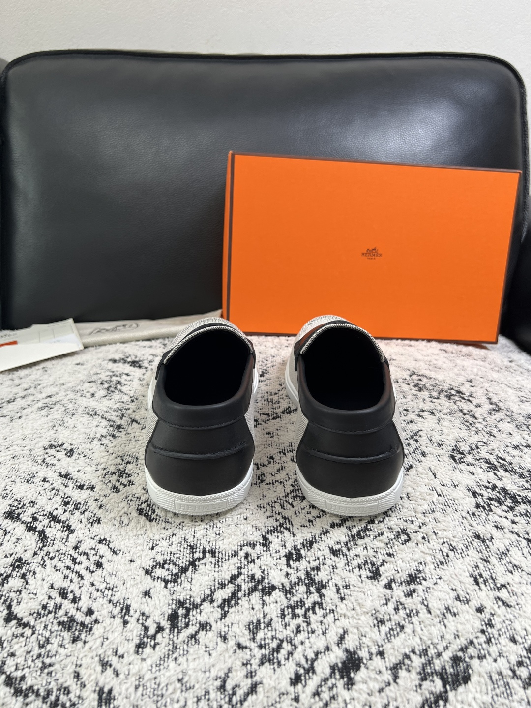 Hermes  高品质  顶级工艺品  爱马仕 专柜同步发售原厂配置，意大利进口原版牛皮面料，高品质拼接工艺，全进口水染
