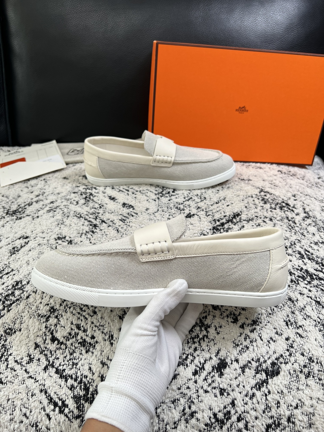 Hermes  高品质  顶级工艺品  爱马仕 专柜同步发售原厂配置，意大利进口原版牛皮面料，高品质拼接工艺，全进口水染