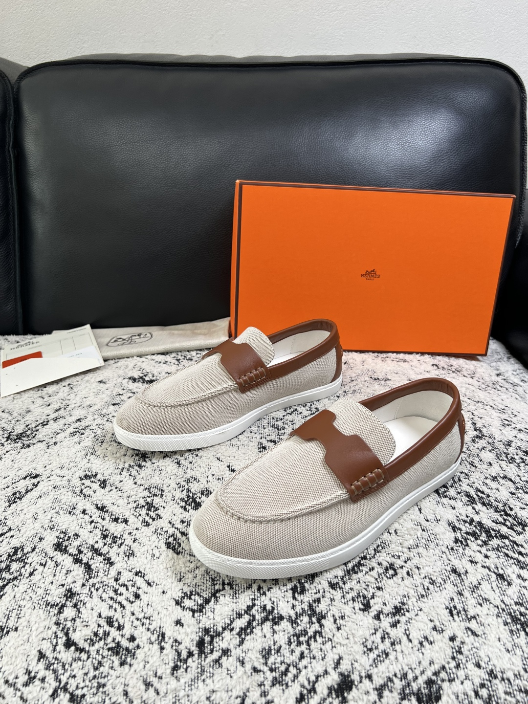 Hermes  高品质  顶级工艺品  爱马仕 专柜同步发售原厂配置，意大利进口原版牛皮面料，高品质拼接工艺，全进口水染