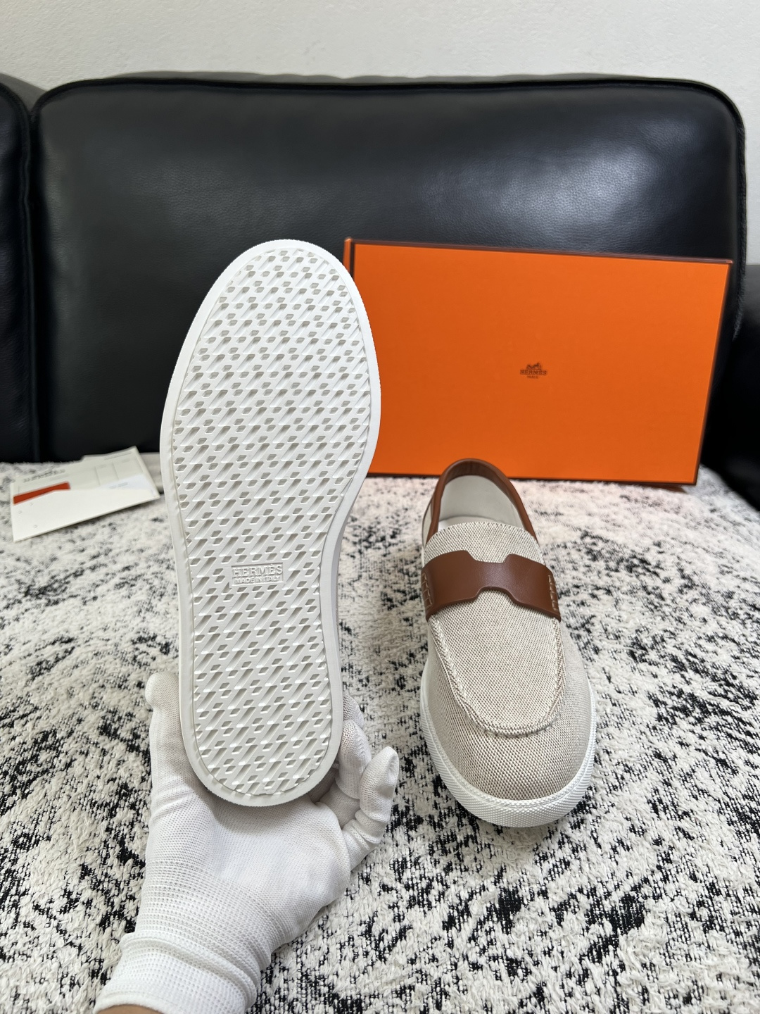 Hermes  高品质  顶级工艺品  爱马仕 专柜同步发售原厂配置，意大利进口原版牛皮面料，高品质拼接工艺，全进口水染