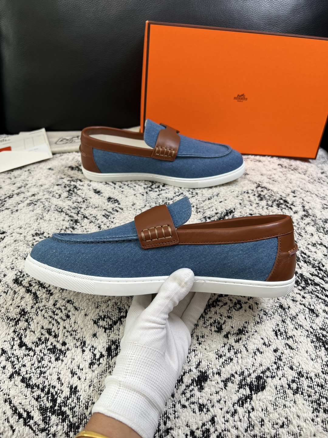Hermes  高品质  顶级工艺品  爱马仕 专柜同步发售原厂配置，意大利进口原版牛皮面料，高品质拼接工艺，全进口水染
