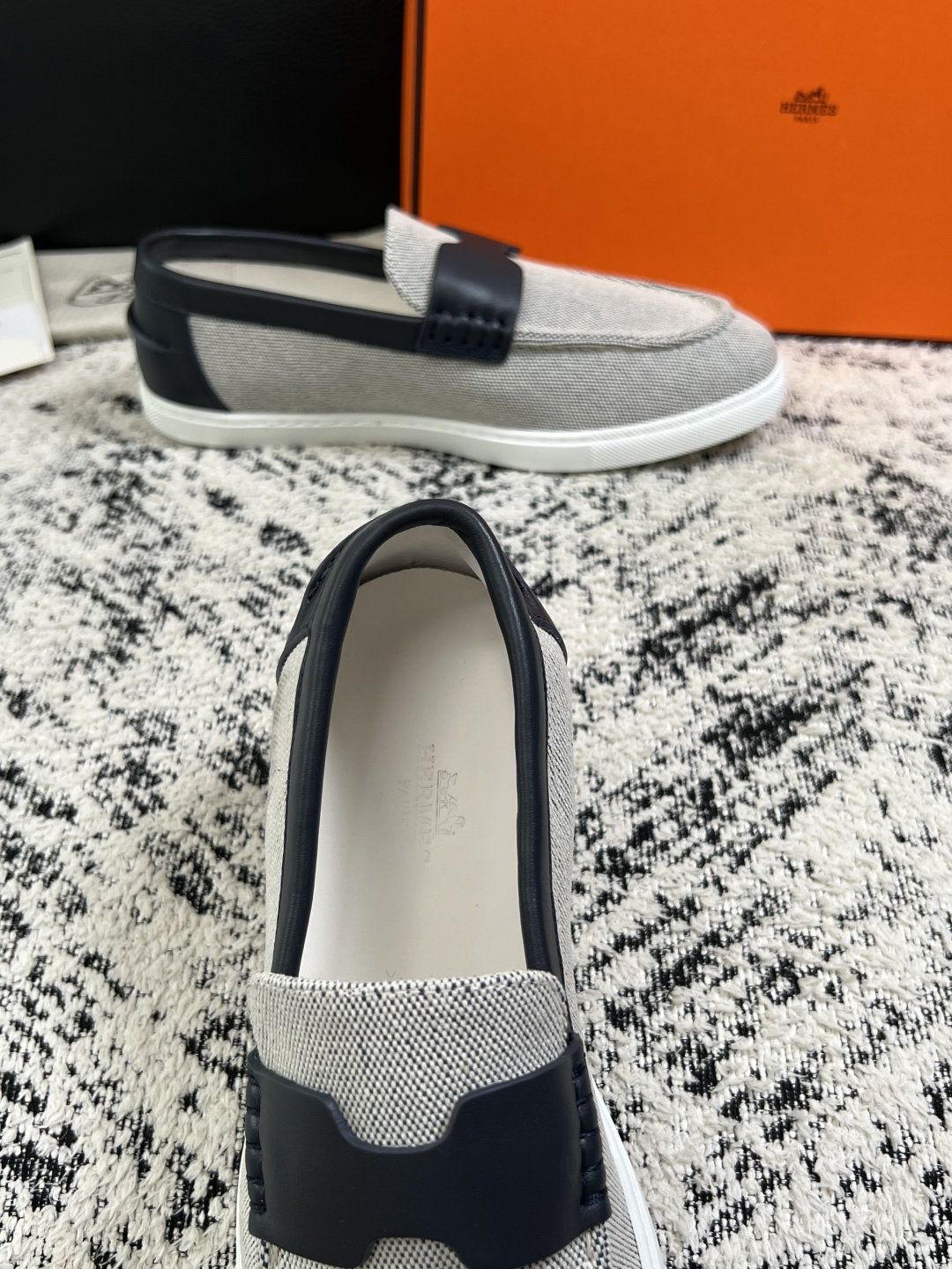 Hermes  高品质  顶级工艺品  爱马仕 专柜同步发售原厂配置，意大利进口原版牛皮面料，高品质拼接工艺，全进口水染