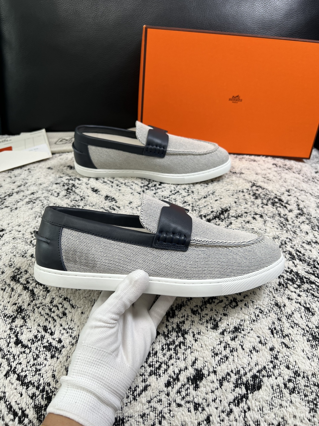 Hermes  高品质  顶级工艺品  爱马仕 专柜同步发售原厂配置，意大利进口原版牛皮面料，高品质拼接工艺，全进口水染