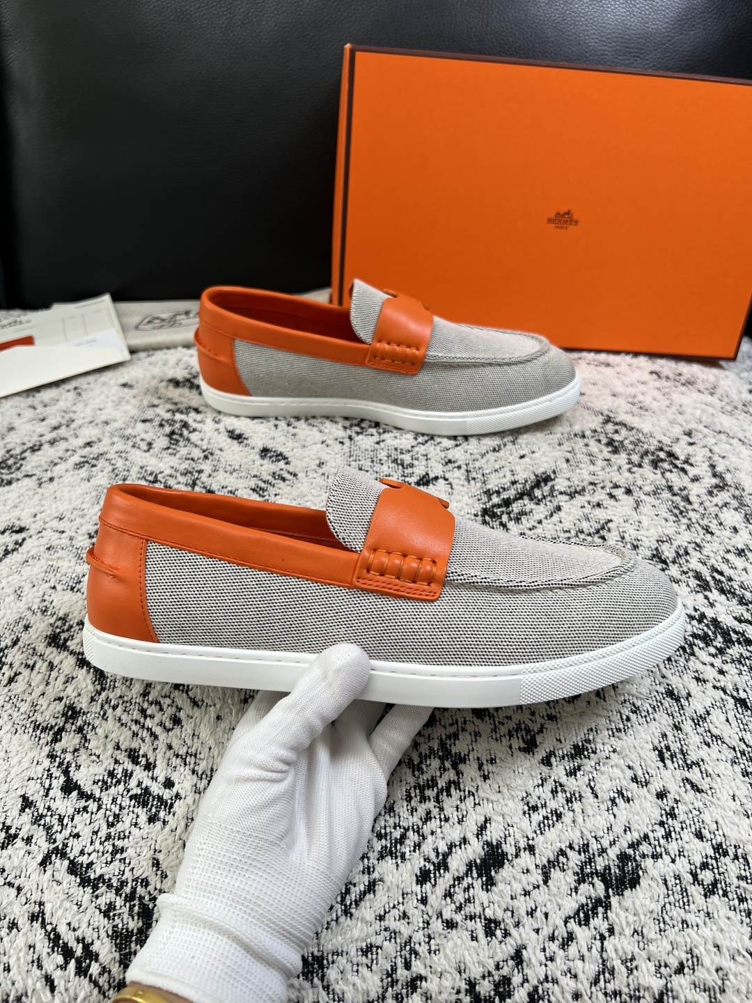 Hermes  高品质  顶级工艺品  爱马仕 专柜同步发售原厂配置，意大利进口原版牛皮面料，高品质拼接工艺，全进口水染