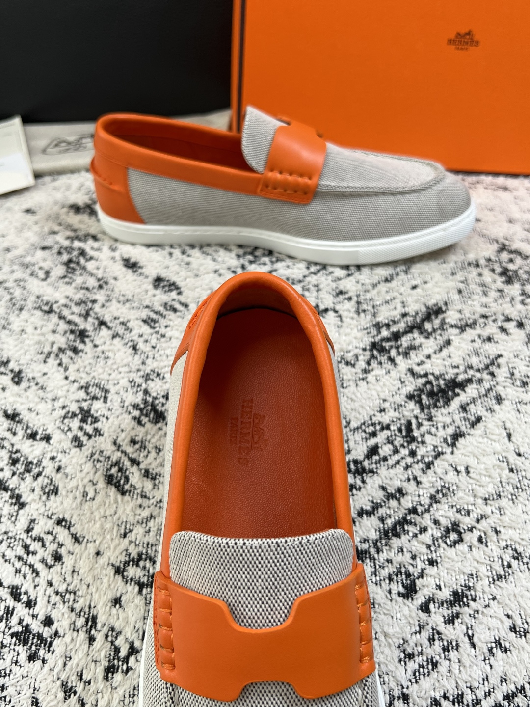 Hermes  高品质  顶级工艺品  爱马仕 专柜同步发售原厂配置，意大利进口原版牛皮面料，高品质拼接工艺，全进口水染