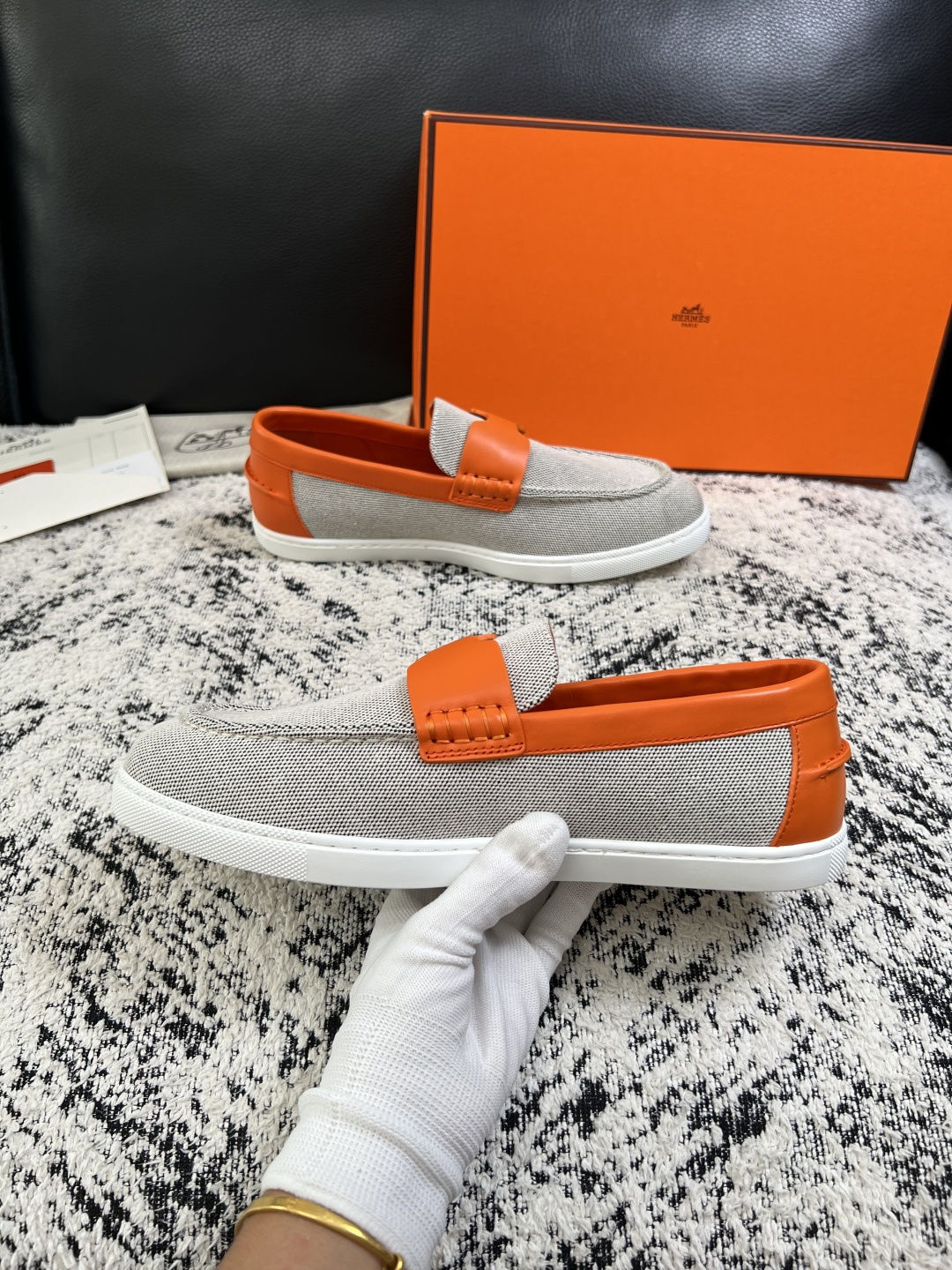 Hermes  高品质  顶级工艺品  爱马仕 专柜同步发售原厂配置，意大利进口原版牛皮面料，高品质拼接工艺，全进口水染