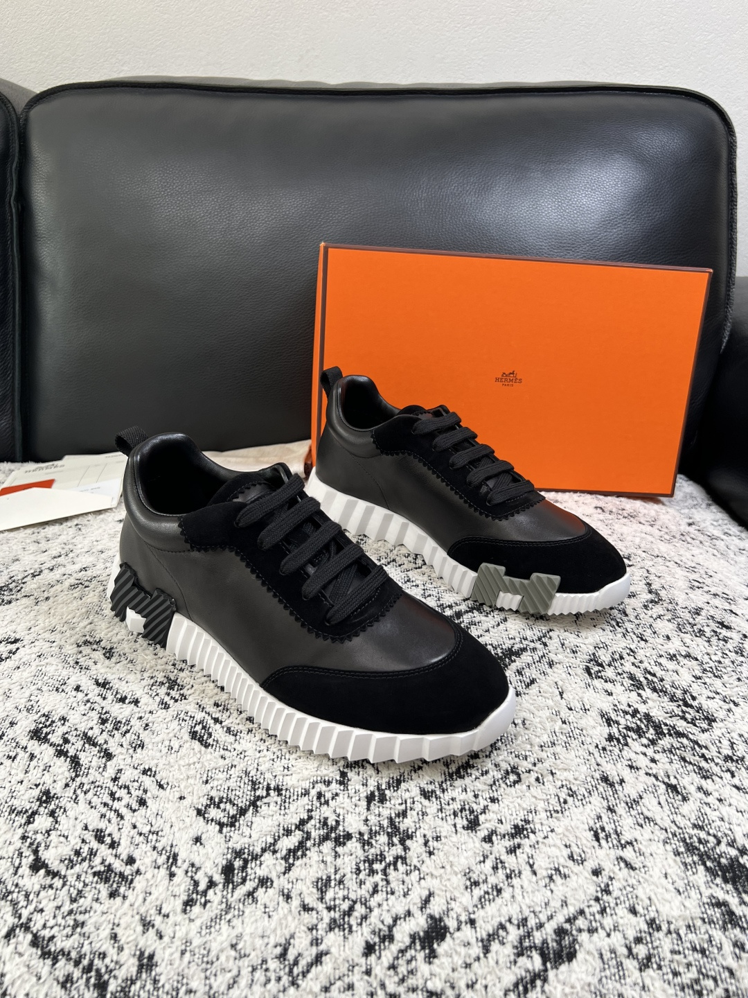 Hermes  高品质  顶级工艺品  爱马仕 专柜同步发售原厂配置，意大利进口原版牛皮面料，高品质拼接工艺，全进口水染