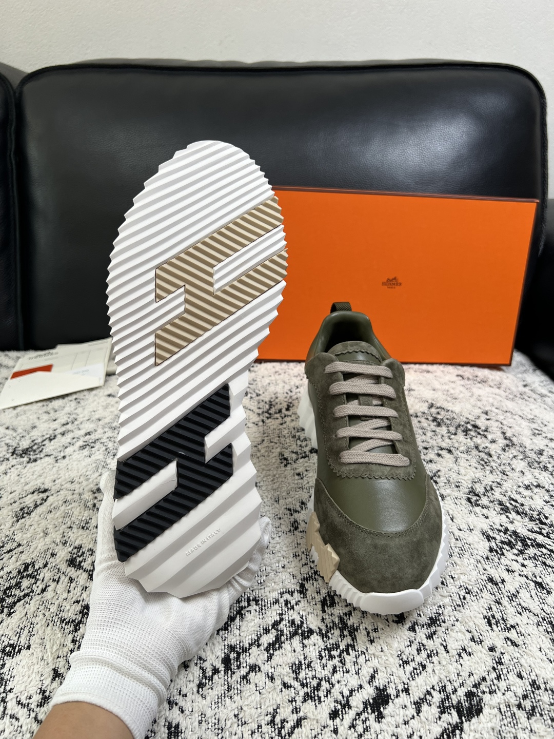 Hermes  高品质  顶级工艺品  爱马仕 专柜同步发售原厂配置，意大利进口原版牛皮面料，高品质拼接工艺，全进口水染