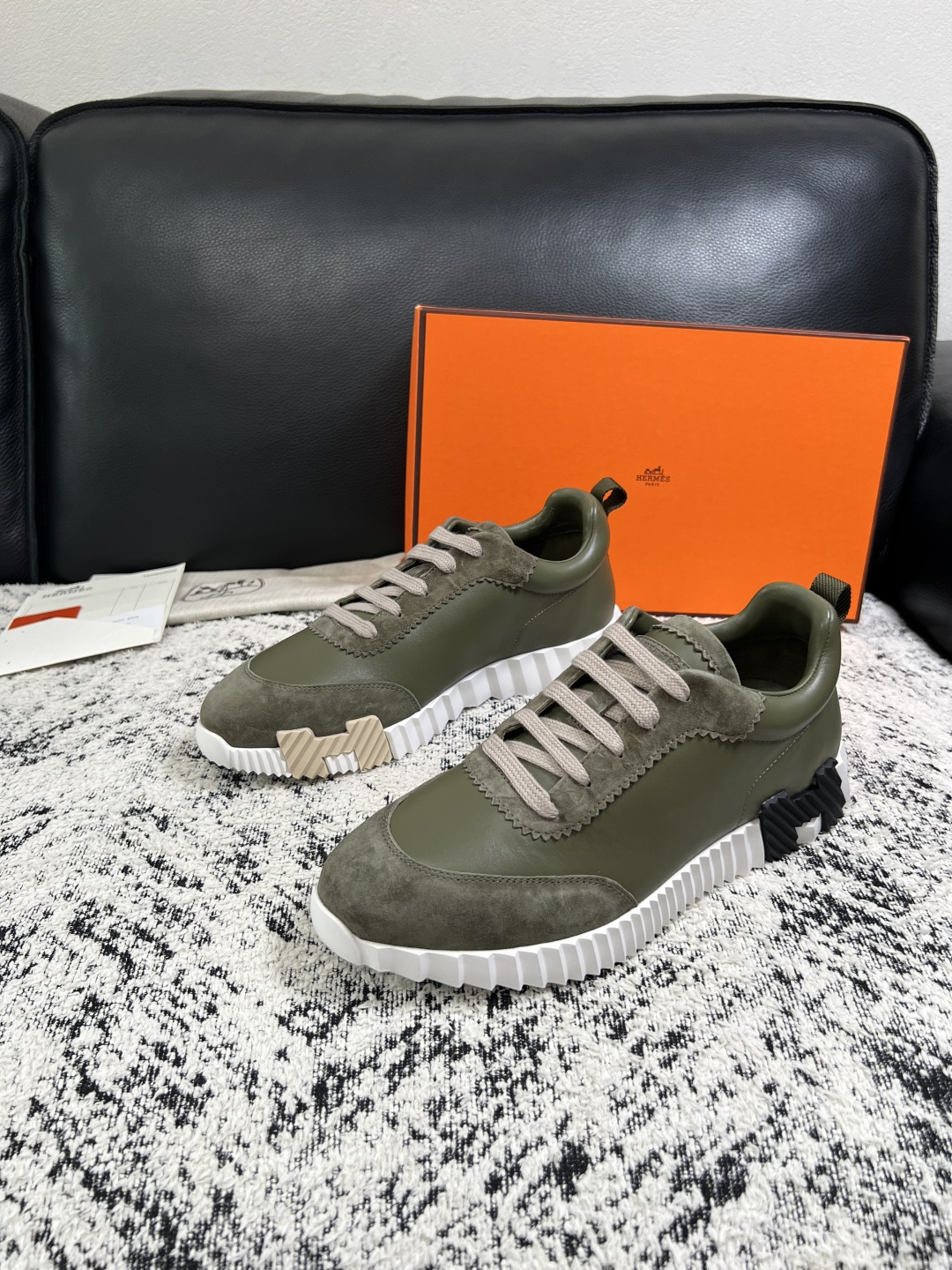 Hermes  高品质  顶级工艺品  爱马仕 专柜同步发售原厂配置，意大利进口原版牛皮面料，高品质拼接工艺，全进口水染