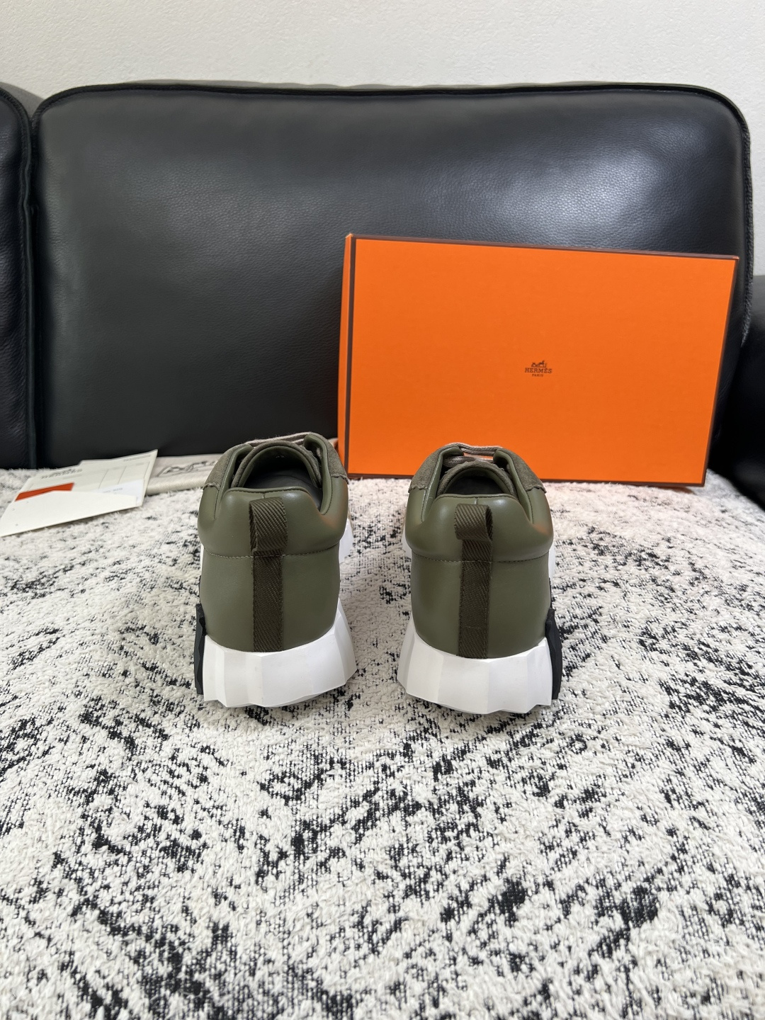 Hermes  高品质  顶级工艺品  爱马仕 专柜同步发售原厂配置，意大利进口原版牛皮面料，高品质拼接工艺，全进口水染