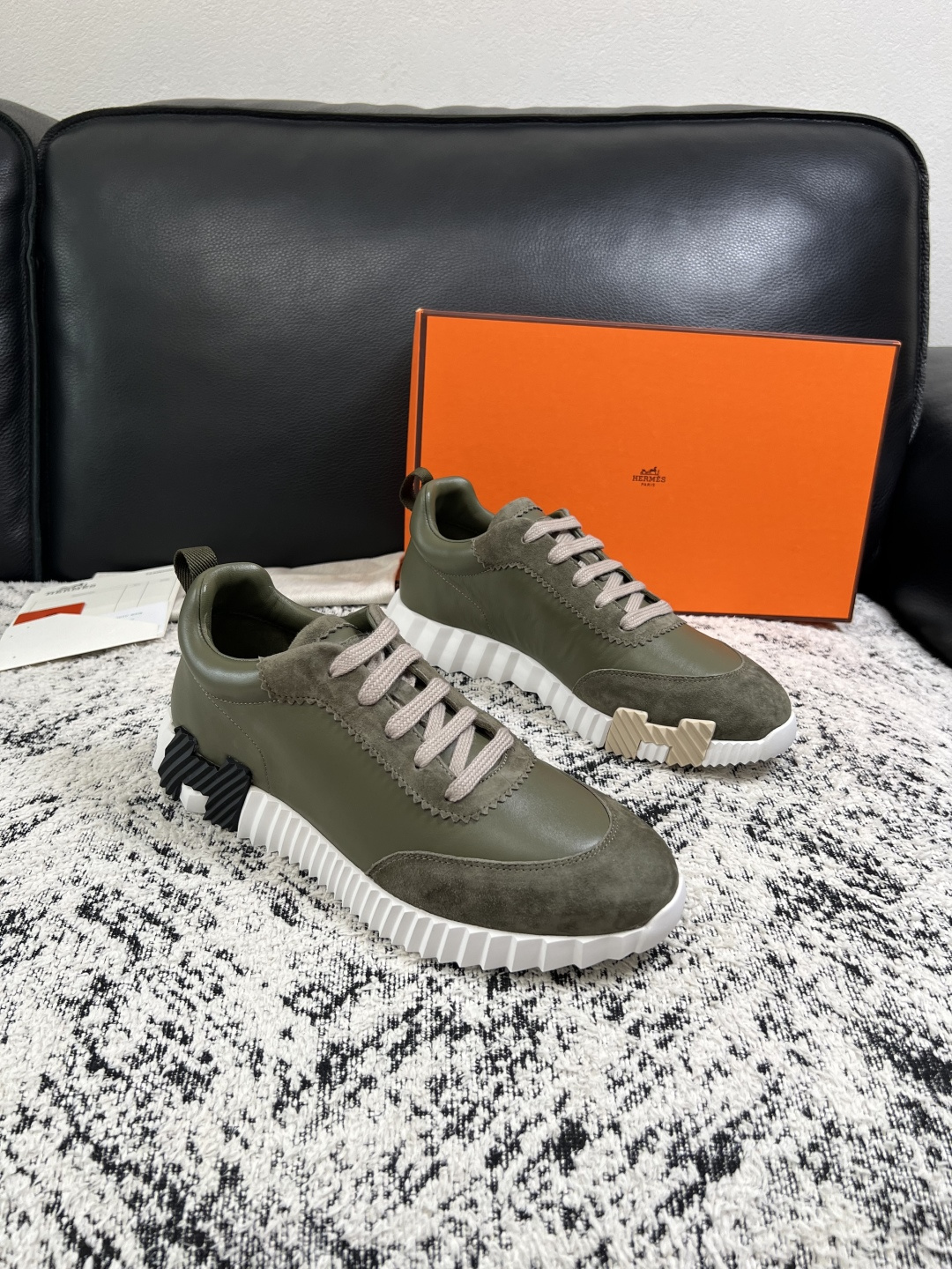 Hermes  高品质  顶级工艺品  爱马仕 专柜同步发售原厂配置，意大利进口原版牛皮面料，高品质拼接工艺，全进口水染