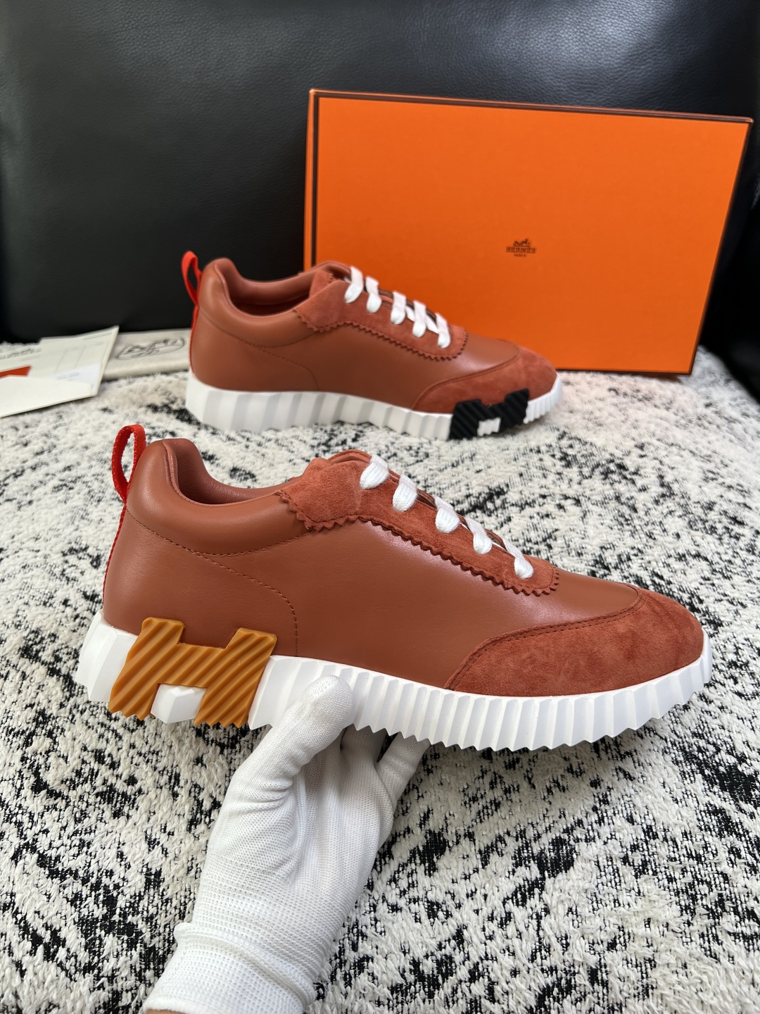 Hermes  高品质  顶级工艺品  爱马仕 专柜同步发售原厂配置，意大利进口原版牛皮面料，高品质拼接工艺，全进口水染