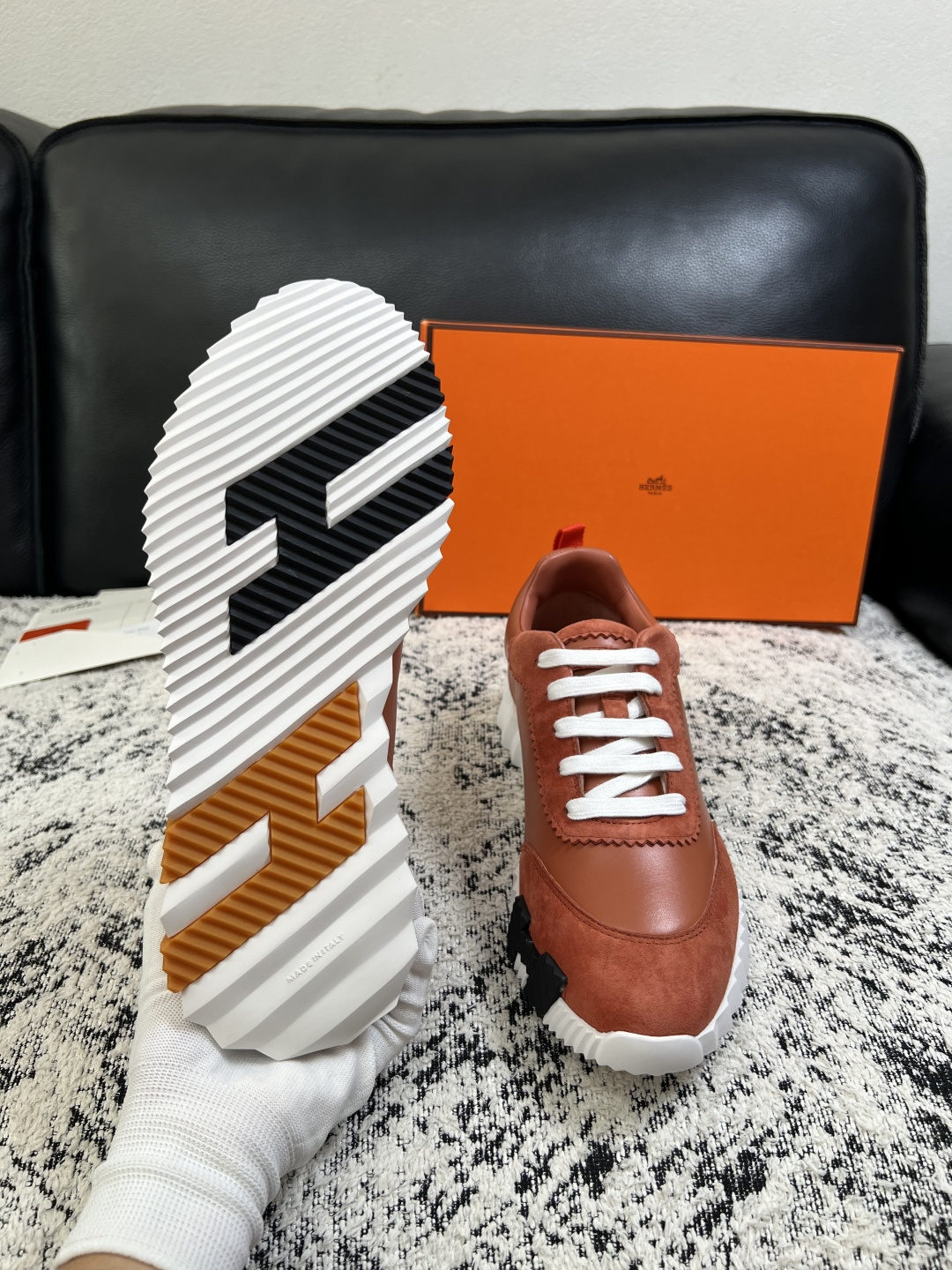 Hermes  高品质  顶级工艺品  爱马仕 专柜同步发售原厂配置，意大利进口原版牛皮面料，高品质拼接工艺，全进口水染