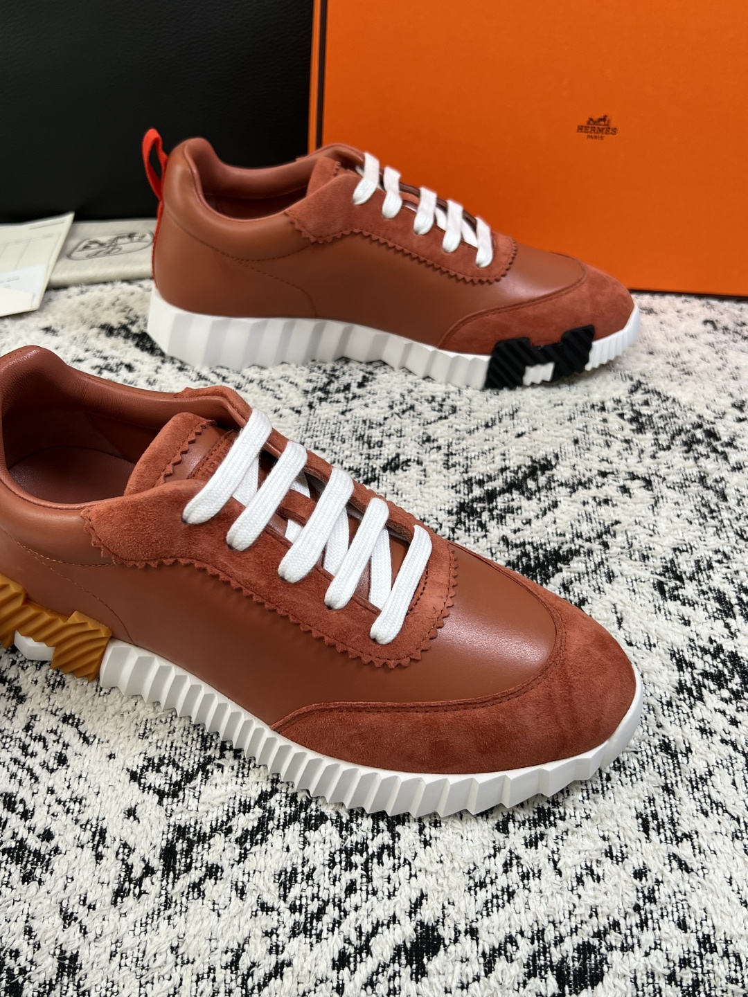 Hermes  高品质  顶级工艺品  爱马仕 专柜同步发售原厂配置，意大利进口原版牛皮面料，高品质拼接工艺，全进口水染