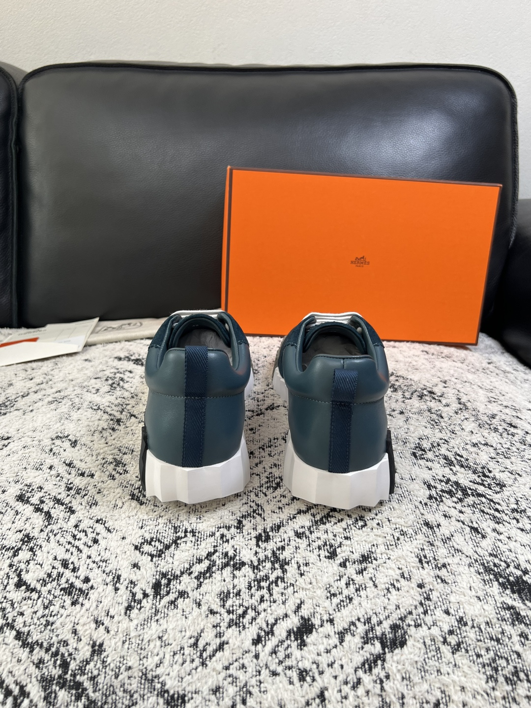 Hermes  高品质  顶级工艺品  爱马仕 专柜同步发售原厂配置，意大利进口原版牛皮面料，高品质拼接工艺，全进口水染