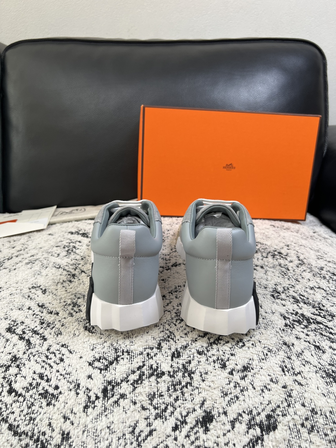 Hermes  高品质  顶级工艺品  爱马仕 专柜同步发售原厂配置，意大利进口原版牛皮面料，高品质拼接工艺，全进口水染