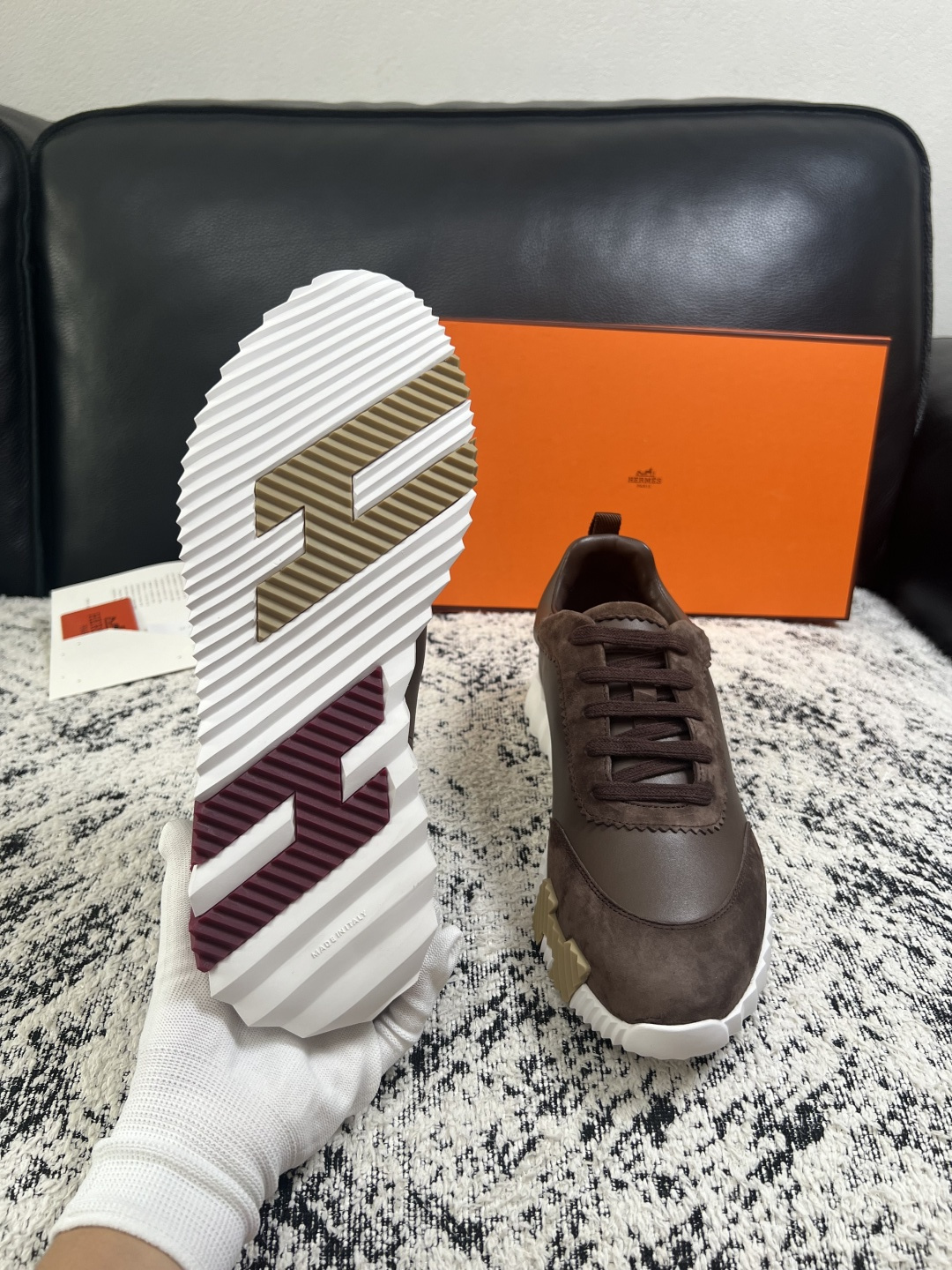 Hermes  高品质  顶级工艺品  爱马仕 专柜同步发售原厂配置，意大利进口原版牛皮面料，高品质拼接工艺，全进口水染