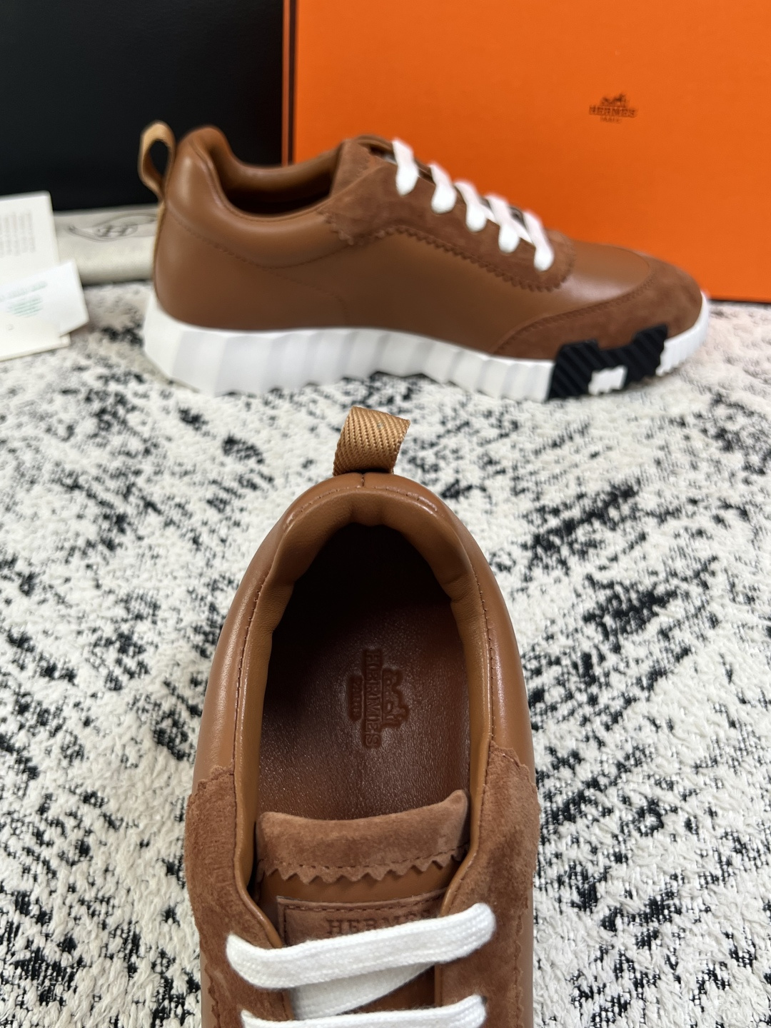 Hermes  高品质  顶级工艺品  爱马仕 专柜同步发售原厂配置，意大利进口原版牛皮面料，高品质拼接工艺，全进口水染