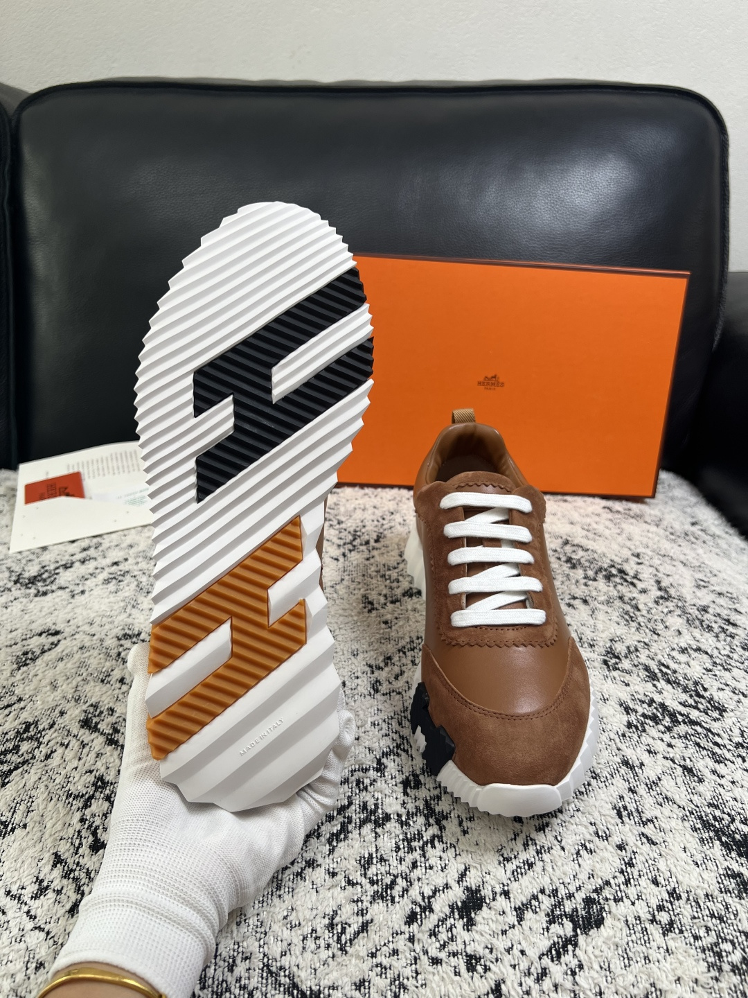 Hermes  高品质  顶级工艺品  爱马仕 专柜同步发售原厂配置，意大利进口原版牛皮面料，高品质拼接工艺，全进口水染
