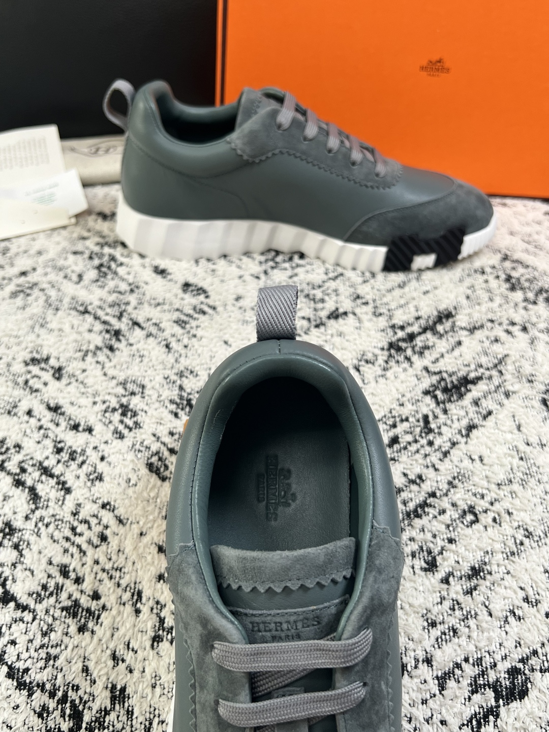 Hermes  高品质  顶级工艺品  爱马仕 专柜同步发售原厂配置，意大利进口原版牛皮面料，高品质拼接工艺，全进口水染
