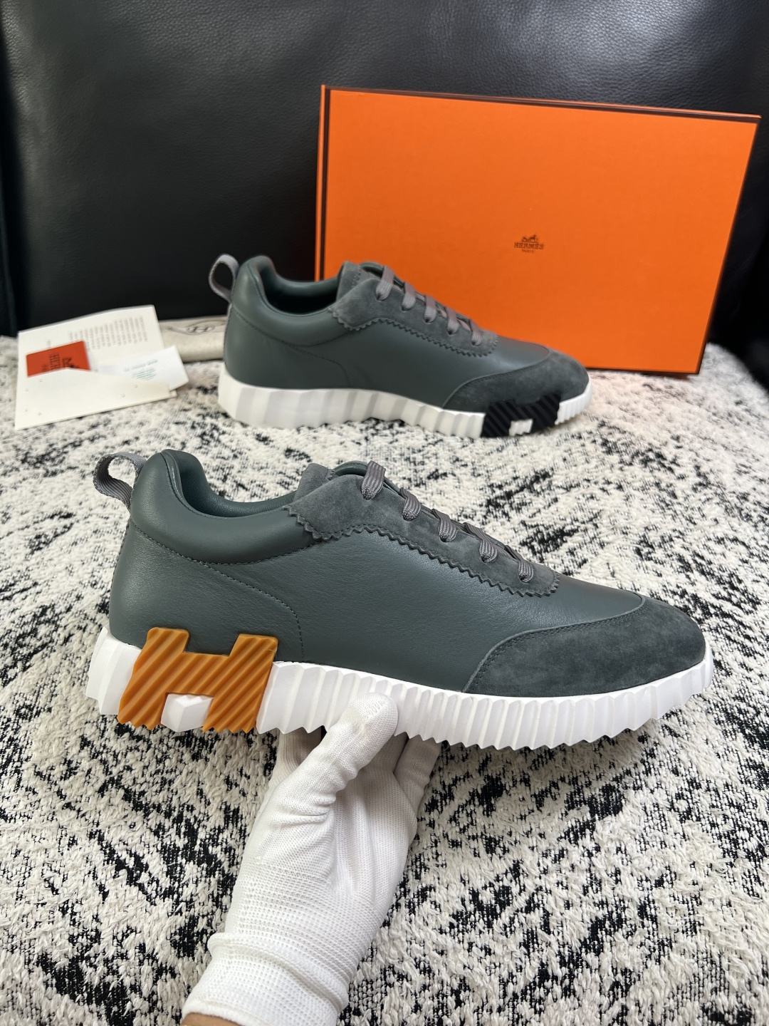 Hermes  高品质  顶级工艺品  爱马仕 专柜同步发售原厂配置，意大利进口原版牛皮面料，高品质拼接工艺，全进口水染
