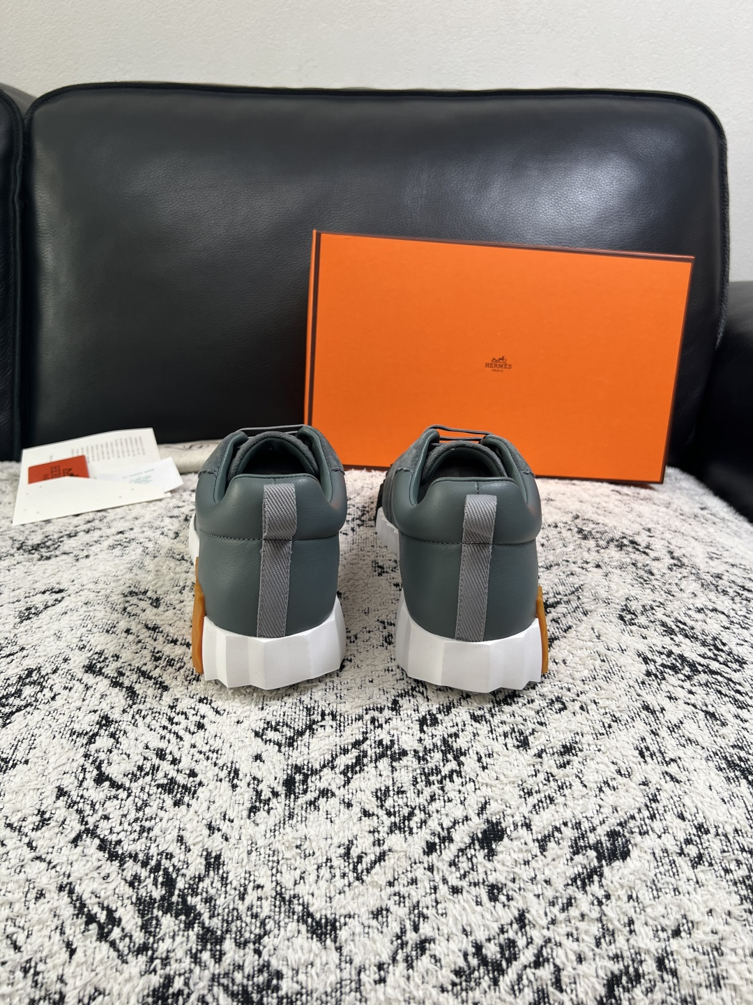 Hermes  高品质  顶级工艺品  爱马仕 专柜同步发售原厂配置，意大利进口原版牛皮面料，高品质拼接工艺，全进口水染