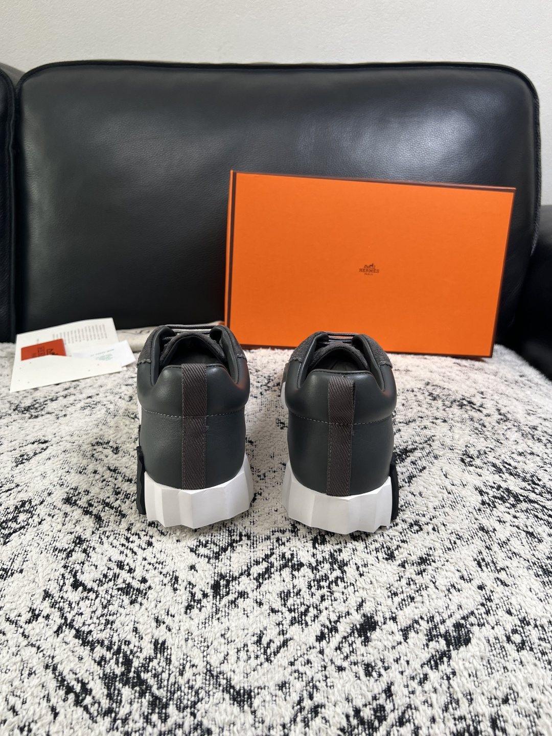 Hermes  高品质  顶级工艺品  爱马仕 专柜同步发售原厂配置，意大利进口原版牛皮面料，高品质拼接工艺，全进口水染