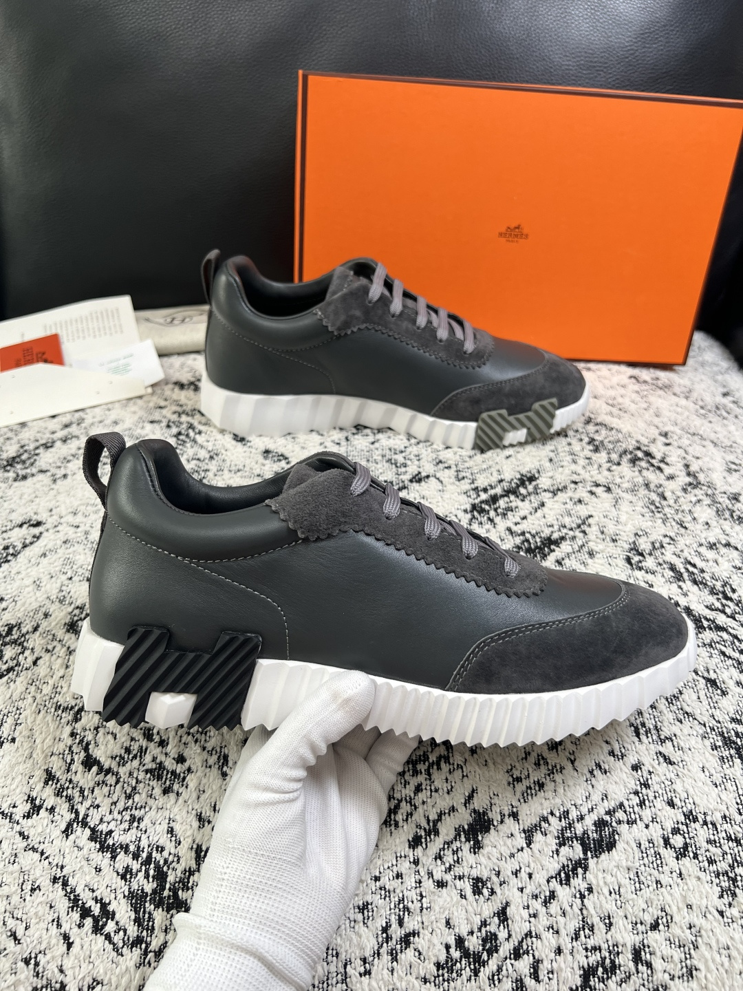 Hermes  高品质  顶级工艺品  爱马仕 专柜同步发售原厂配置，意大利进口原版牛皮面料，高品质拼接工艺，全进口水染