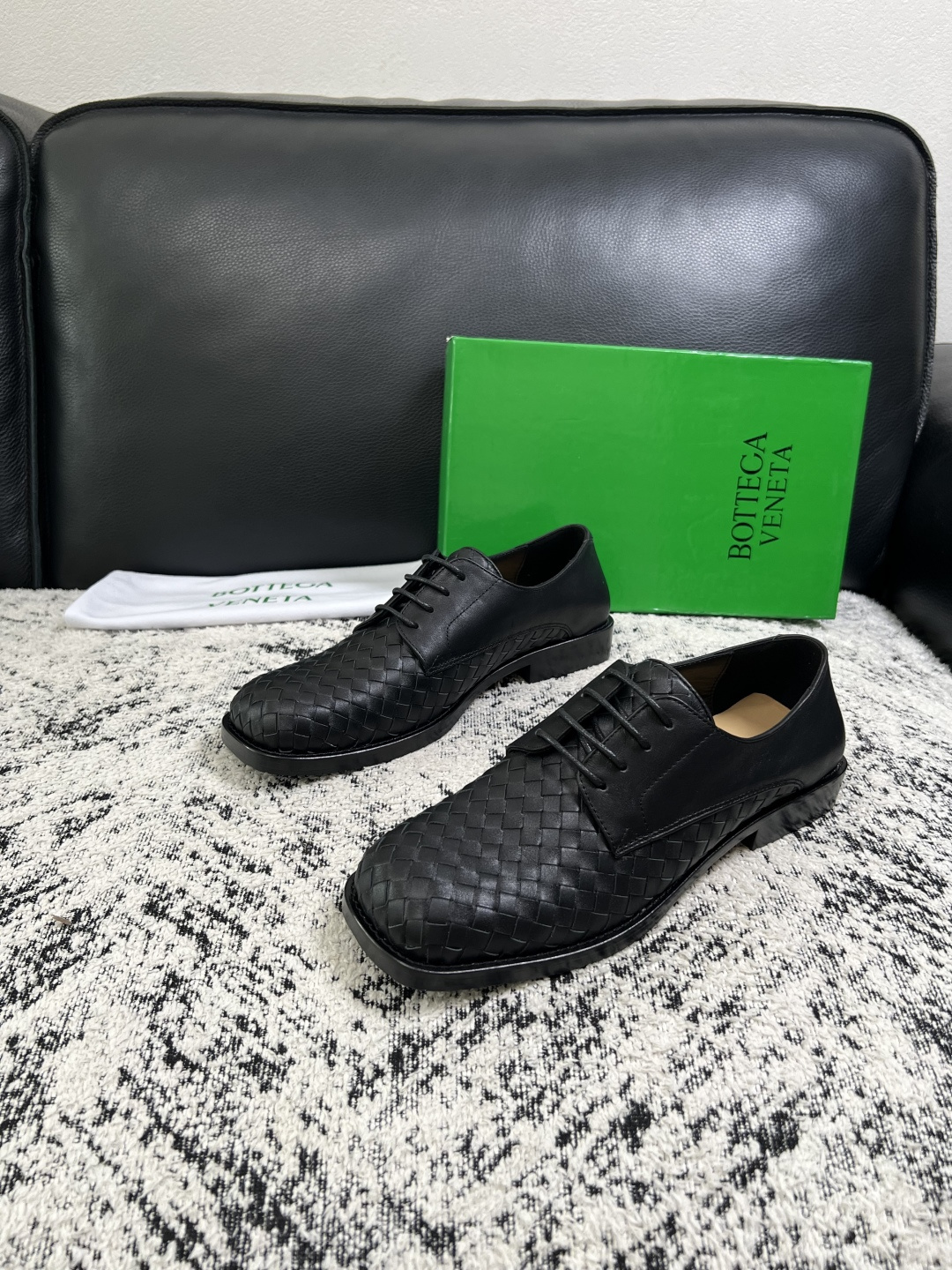 BOTTEGA VENETA 高品质 顶级工艺品 葆蝶家 专柜同步,鞋面意大利进口编织牛皮面料,透气牛皮内里舒 BOTTEGA VENETA 高品质 顶级工艺品 葆蝶家 专柜同步,鞋面意大利进口编织牛皮面料,透气牛皮内里舒