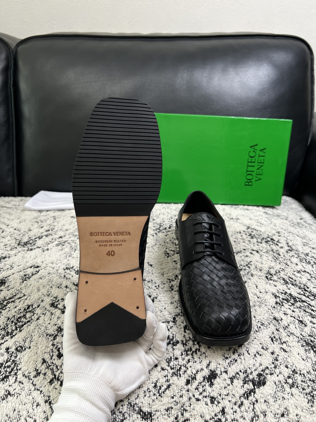 BOTTEGA VENETA 高品质 顶级工艺品 葆蝶家 专柜同步,鞋面意大利进口编织牛皮面料,透气牛皮内里舒 BOTTEGA VENETA 高品质 顶级工艺品 葆蝶家 专柜同步,鞋面意大利进口编织牛皮面料,透气牛皮内里舒