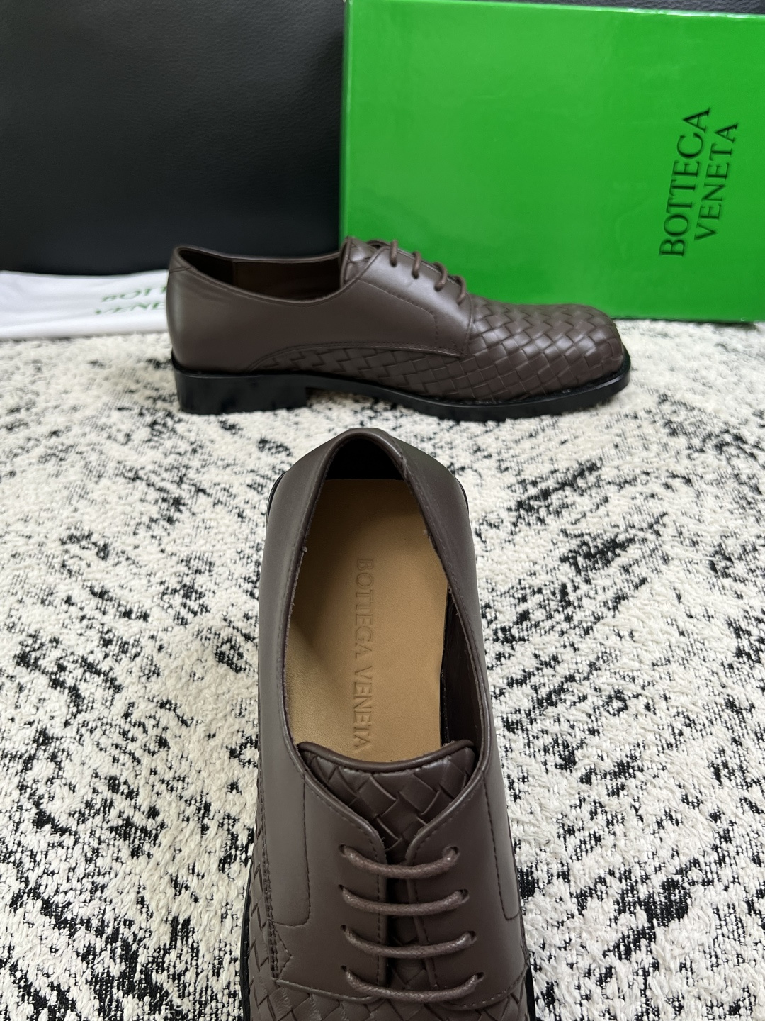 BOTTEGA VENETA 高品质 顶级工艺品 葆蝶家 专柜同步,鞋面意大利进口编织牛皮面料,透气牛皮内里舒 BOTTEGA VENETA 高品质 顶级工艺品 葆蝶家 专柜同步,鞋面意大利进口编织牛皮面料,透气牛皮内里舒