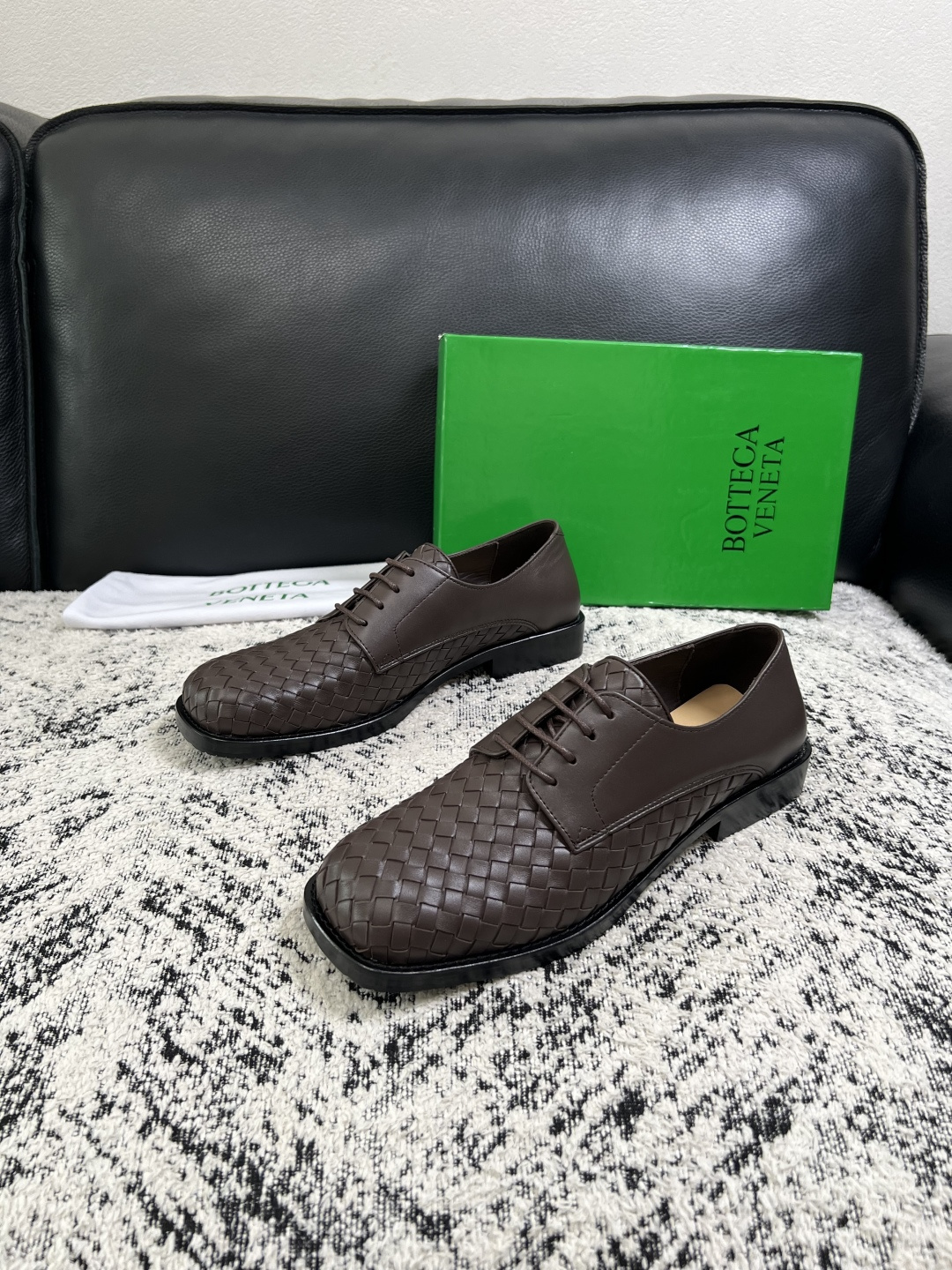 BOTTEGA VENETA 高品质 顶级工艺品 葆蝶家 专柜同步,鞋面意大利进口编织牛皮面料,透气牛皮内里舒 BOTTEGA VENETA 高品质 顶级工艺品 葆蝶家 专柜同步,鞋面意大利进口编织牛皮面料,透气牛皮内里舒