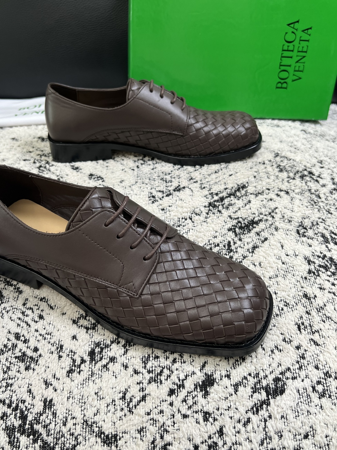 BOTTEGA VENETA 高品质 顶级工艺品 葆蝶家 专柜同步,鞋面意大利进口编织牛皮面料,透气牛皮内里舒 BOTTEGA VENETA 高品质 顶级工艺品 葆蝶家 专柜同步,鞋面意大利进口编织牛皮面料,透气牛皮内里舒