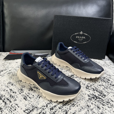 PRADA 高品质 顶级工艺品 普拉达 专柜同步 原厂配置,意大利进口原版牛皮面料,透气舒适进口水染牛里垫,鞋底:原 PRADA 高品质 顶级工艺品 普拉达 专柜同步 原厂配置,意大利进口原版牛皮面料,透气舒适进口水染牛里垫,鞋底:原